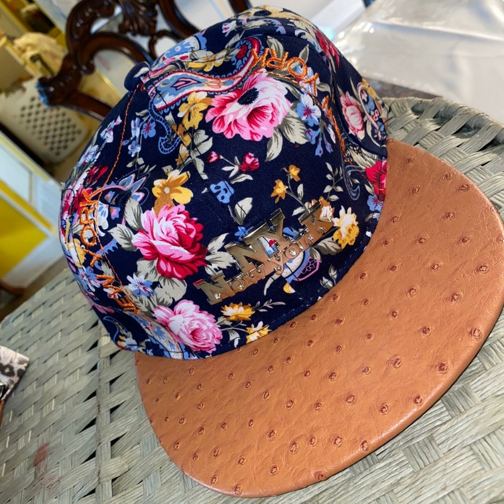 NEW YORK SNAPBACK/LEATHER CAP IMPORTED FROM MEXICO